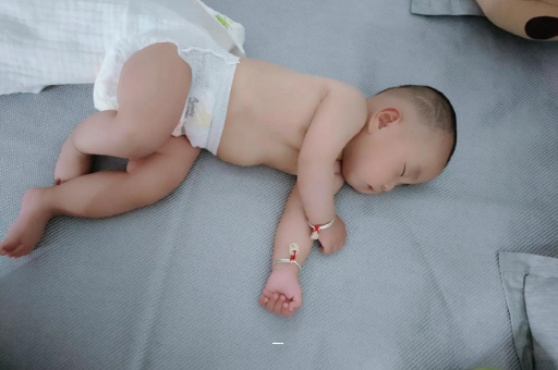 嵊州宝宝总是摇头怎么回事
